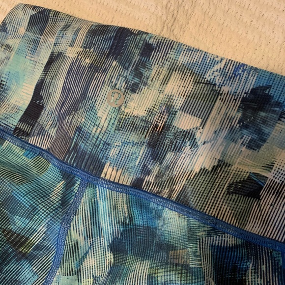 Lululemon Wonder under High size 4 - Picture 3 of 4